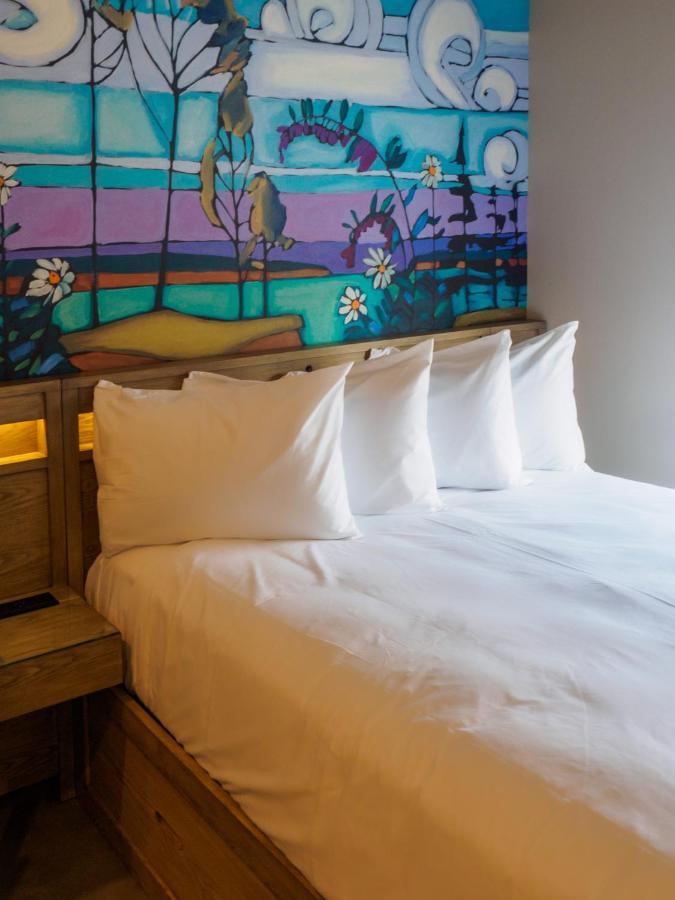 The Arts Hotel シャーロットタウン エクステリア 写真
