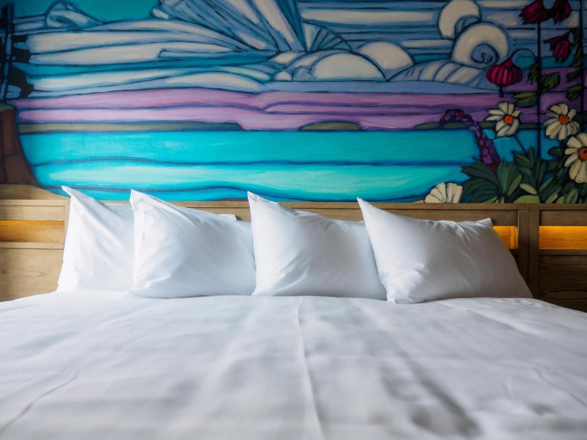 The Arts Hotel シャーロットタウン エクステリア 写真