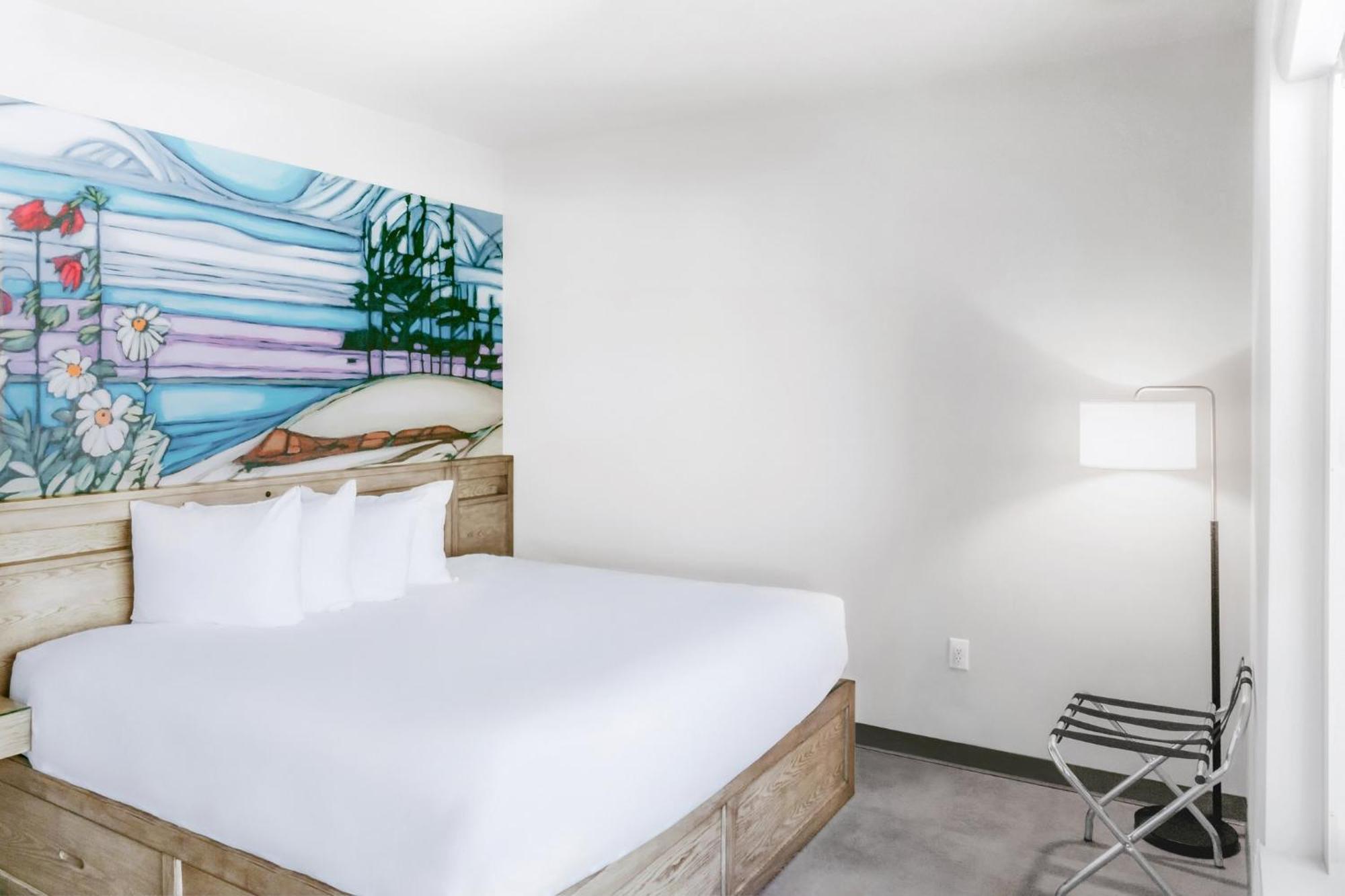 The Arts Hotel シャーロットタウン エクステリア 写真